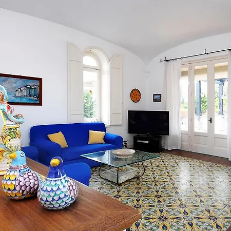 Villa Angelo 1 *
